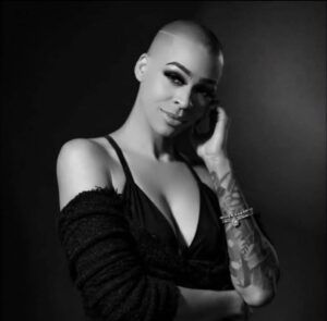 b&w portrait of Dhe-Di Beats